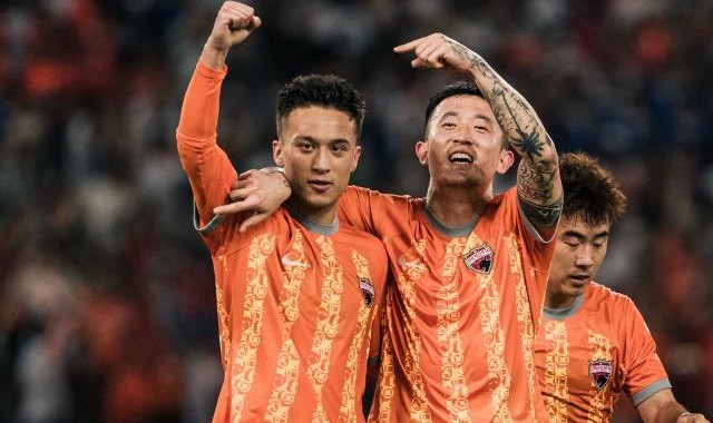 【中超】元敏诚破门夏合扎提点射 深圳2比1战胜青岛