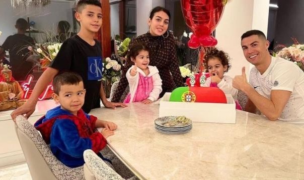 博鱼-36岁C罗谢球迷：不会再有20年 每一天我都100%投入