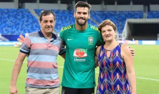 博鱼官网-阿利松父亲在自家水库溺水身亡 生前酷爱水下海钓